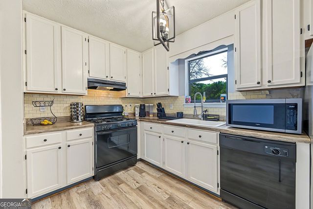 120 Lost Meadows Drive, Dallas, GA 30157