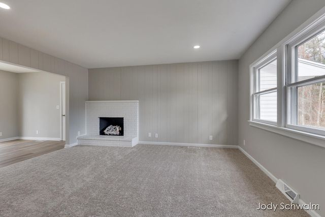 161 N Weber Road, Laketon Twp, MI 49445