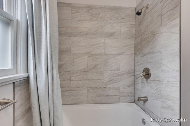 161 N Weber Road, Laketon Twp, MI 49445