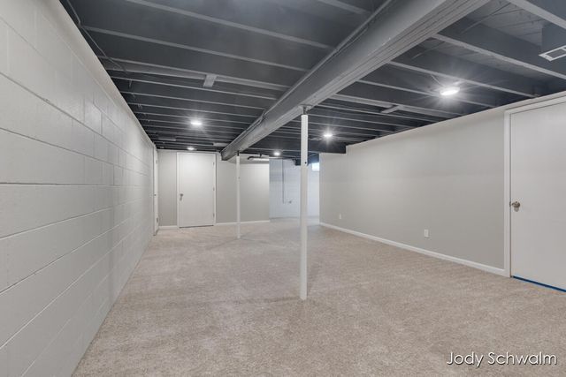 161 N Weber Road, Laketon Twp, MI 49445