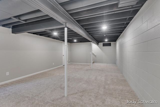 161 N Weber Road, Laketon Twp, MI 49445