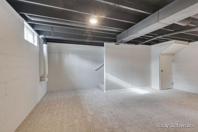 161 N Weber Road, Laketon Twp, MI 49445