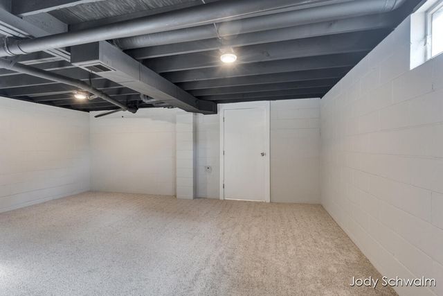 161 N Weber Road, Laketon Twp, MI 49445