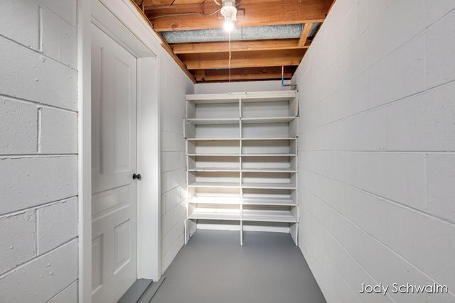 161 N Weber Road, Laketon Twp, MI 49445