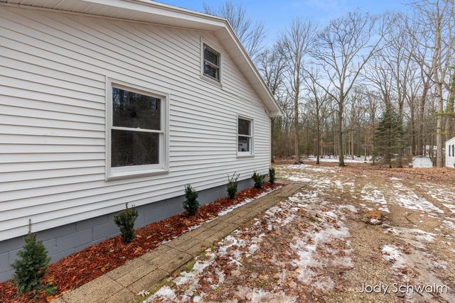 161 N Weber Road, Laketon Twp, MI 49445