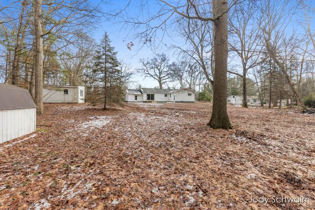 161 N Weber Road, Laketon Twp, MI 49445