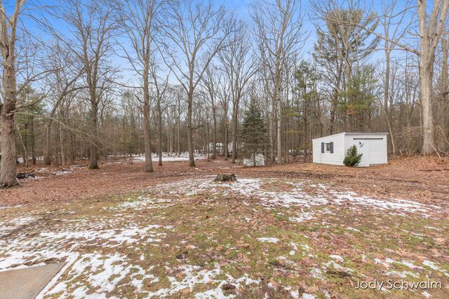 161 N Weber Road, Laketon Twp, MI 49445