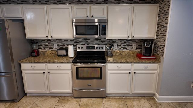 1042 HORSESHOE FALLS DRIVE, Orlando, FL 32828