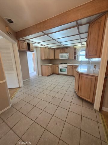 7220 Via Amorita, Downey, CA 90241