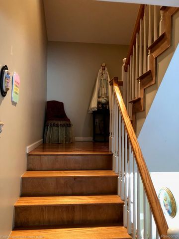 838 Red Run Drive, Troy, MI 48085