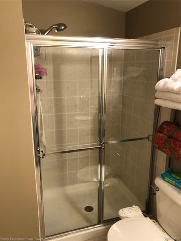 838 Red Run Drive, Troy, MI 48085