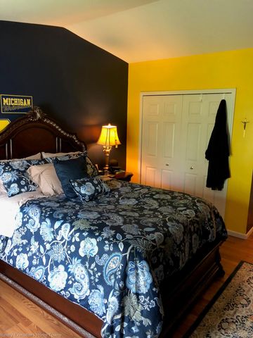 838 Red Run Drive, Troy, MI 48085