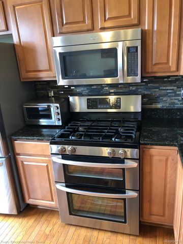 838 Red Run Drive, Troy, MI 48085