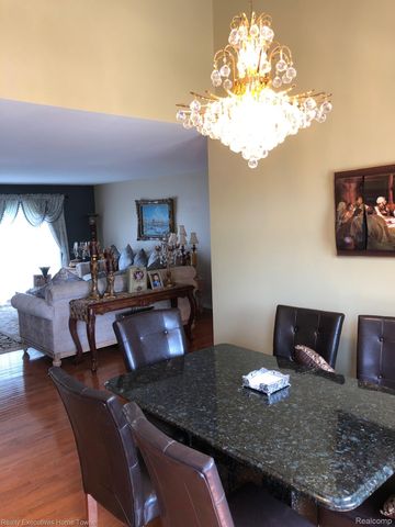 838 Red Run Drive, Troy, MI 48085
