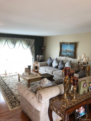 838 Red Run Drive, Troy, MI 48085