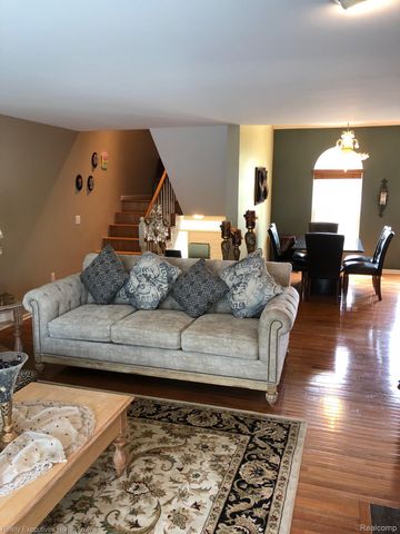 838 Red Run Drive, Troy, MI 48085