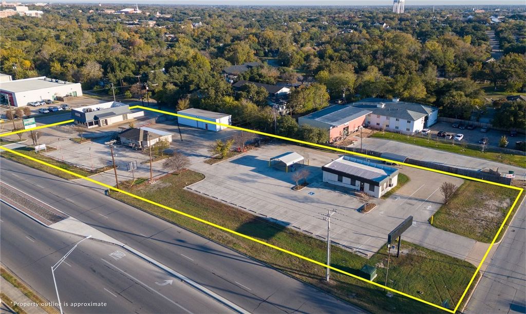 1803-1811 South Texas Avenue, Bryan, TX 77802 — exterior