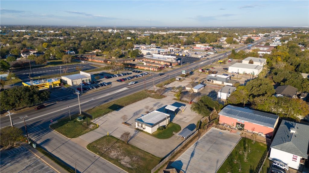1803-1811 South Texas Avenue, Bryan, TX 77802 — photo 2