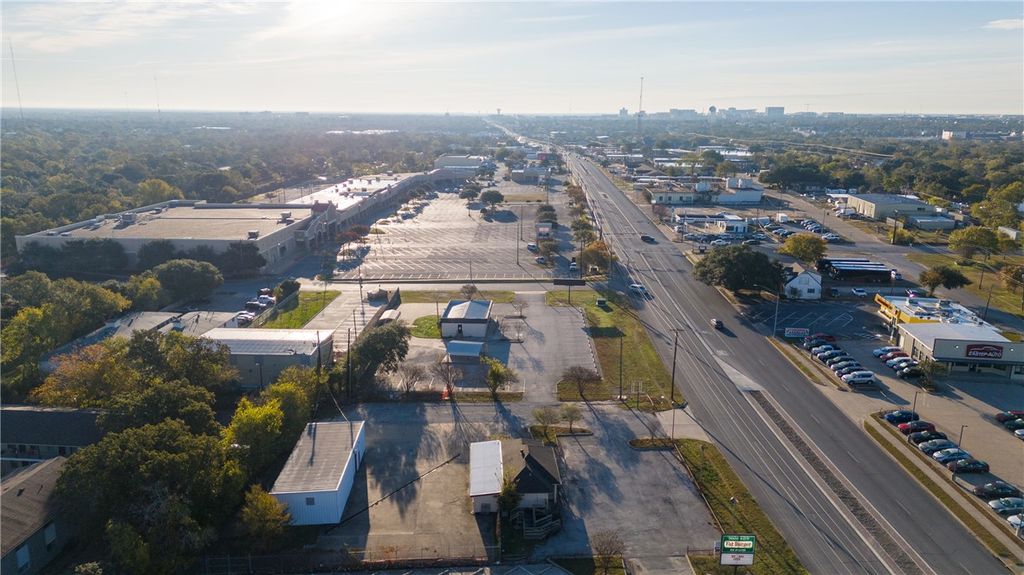 1803-1811 South Texas Avenue, Bryan, TX 77802 — photo 4