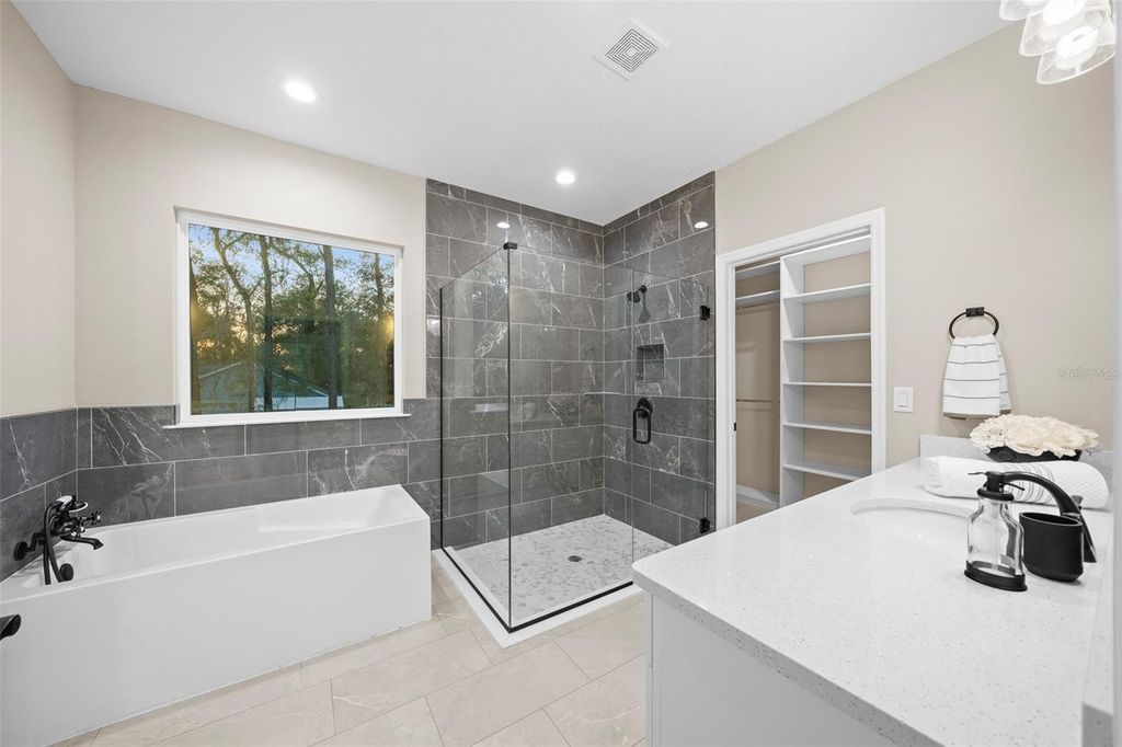 Image 32 of property listing at 13691 SW 64TH ST ROAD, Ocala, FL 34481