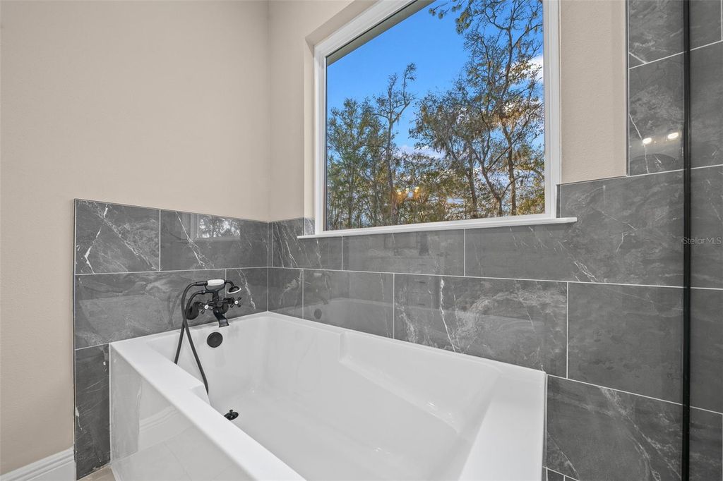 Image 33 of property listing at 13691 SW 64TH ST ROAD, Ocala, FL 34481