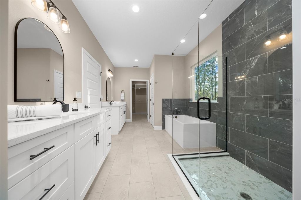 Image 34 of property listing at 13691 SW 64TH ST ROAD, Ocala, FL 34481