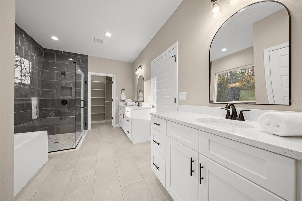 Image 35 of property listing at 13691 SW 64TH ST ROAD, Ocala, FL 34481