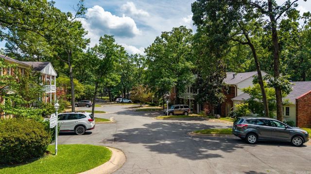 21 Kingsbridge Way, Little Rock, AR 72212