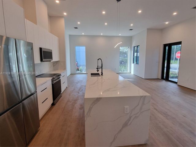 810 NE 14th Pl 810, Fort Lauderdale, FL 33304