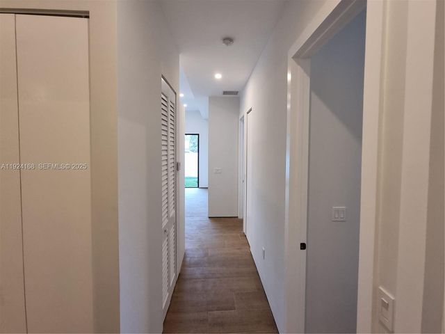 810 NE 14th Pl 810, Fort Lauderdale, FL 33304