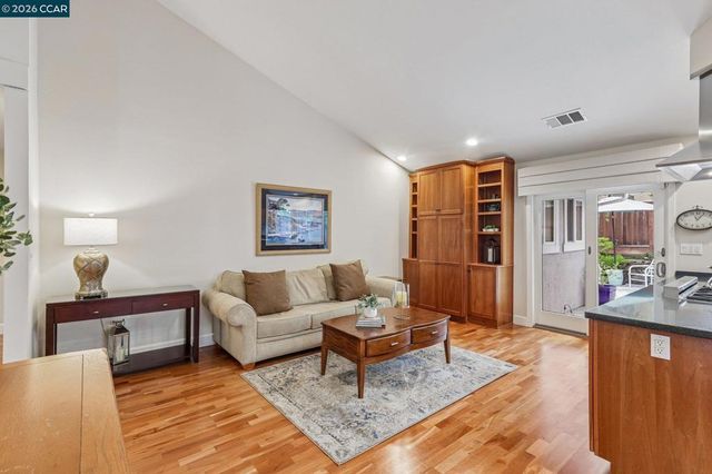 40 Marseille Ct, Danville, CA 94506