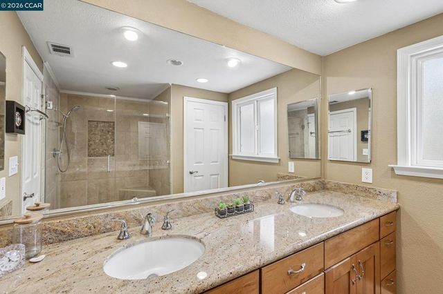 40 Marseille Ct, Danville, CA 94506