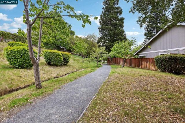 40 Marseille Ct, Danville, CA 94506