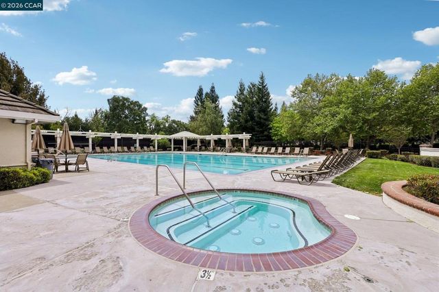 40 Marseille Ct, Danville, CA 94506