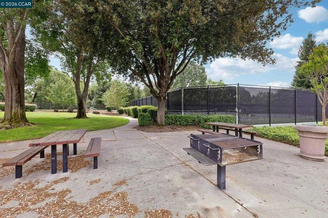 40 Marseille Ct, Danville, CA 94506