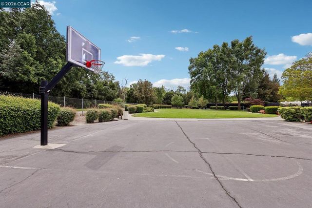40 Marseille Ct, Danville, CA 94506