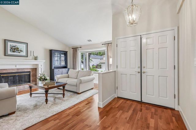 40 Marseille Ct, Danville, CA 94506