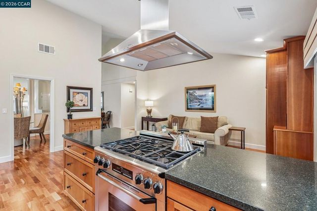 40 Marseille Ct, Danville, CA 94506