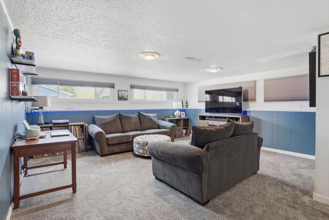 3105 Ansborough Avenue, Waterloo, IA 50701