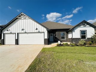 2901 Summit Hollow Circle, Norman, OK 73071