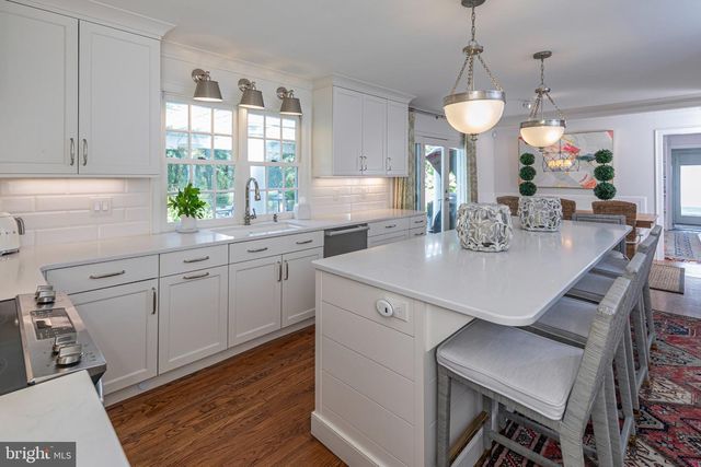 8 SKYFIELD DR, Princeton, NJ 08540