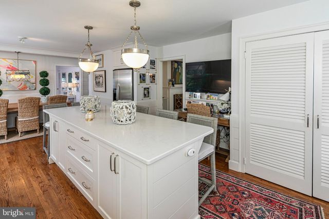 8 SKYFIELD DR, Princeton, NJ 08540