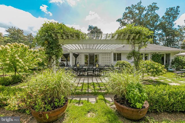 8 SKYFIELD DR, Princeton, NJ 08540