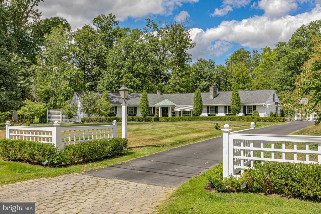8 SKYFIELD DR, Princeton, NJ 08540