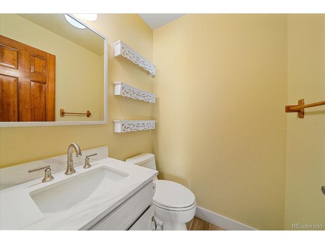 6810 Simms Ct, Arvada, CO 80004