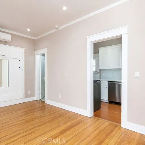 109 N Columbus Avenue A, Glendale, CA 91203