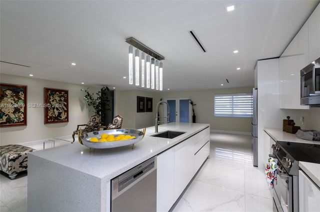 1250 NE 82nd St, Miami, FL 33138