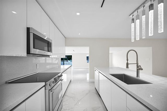 1250 NE 82nd St, Miami, FL 33138