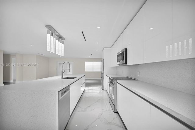 1250 NE 82nd St, Miami, FL 33138