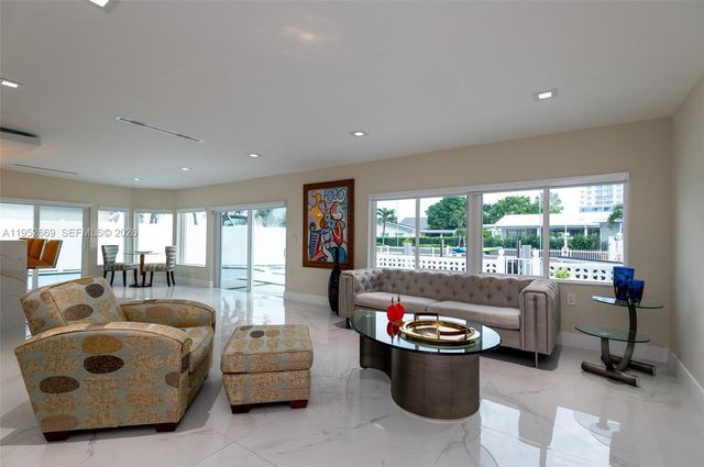 1250 NE 82nd St, Miami, FL 33138